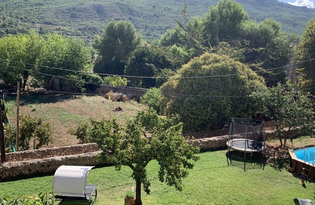 Cottage with fireplace Ca l'Esquelleta with a capacity of 1 to 8 people