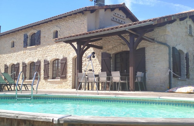 Cottage with swimming pool Chez Labaurie