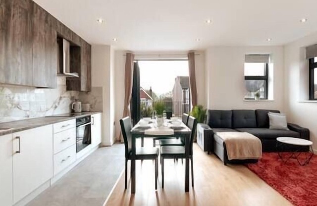 Coulsdon - Entire 1BR Flat with Terrace - Walk to Station