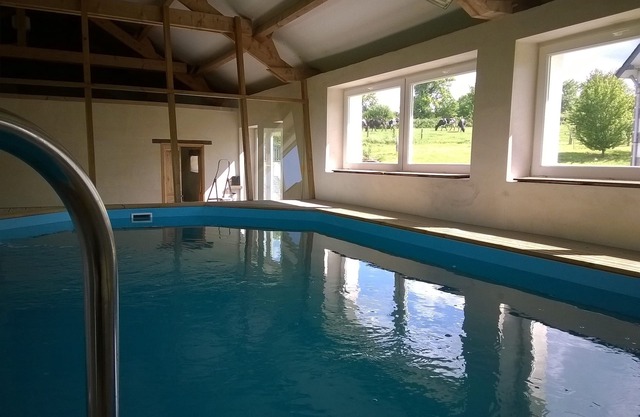 Country Cottage (Private indoor heated pool from end of March to mid-November)