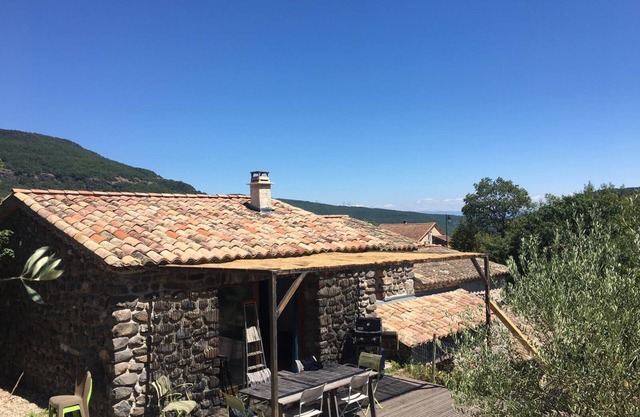 Country house with terrace, gardens and fields!