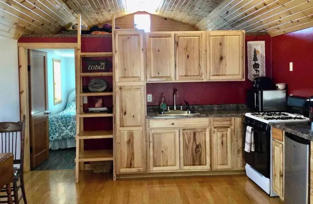 Country Cabin on the SD Plains