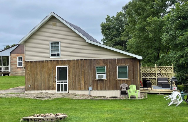 Country Cottage On 3+ Acres Between Edinboro And Meadville