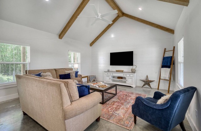 Country Gold ~ Aggieland Vacation Rentals