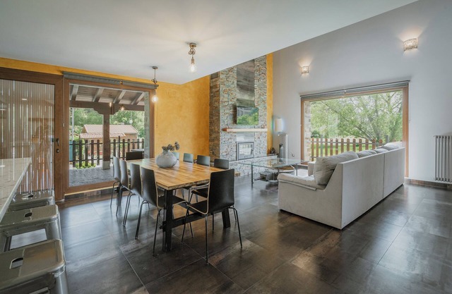 Country House 'La Puerta Del Rio Lobos Il' with Private Pool, Private Terrace and Wi-Fi