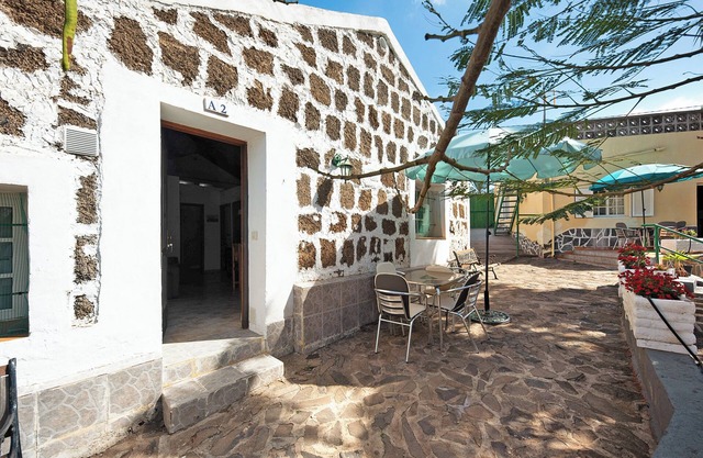 Country House 'El Cardon A2' with Sea and Mountain Views, Terrace and Wi-Fi