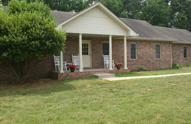 Country home 30 minutes from downtown Nashville!