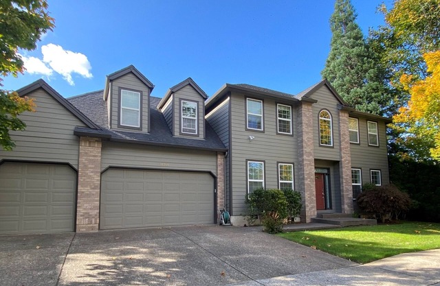 Country Home City Center 3400 sqft 6 bds at Nike Intel 1st floor bedroom 15% off