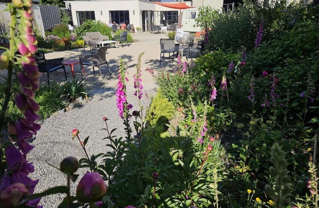 Country home with a Pub, Restaurant & Brewery onsite !