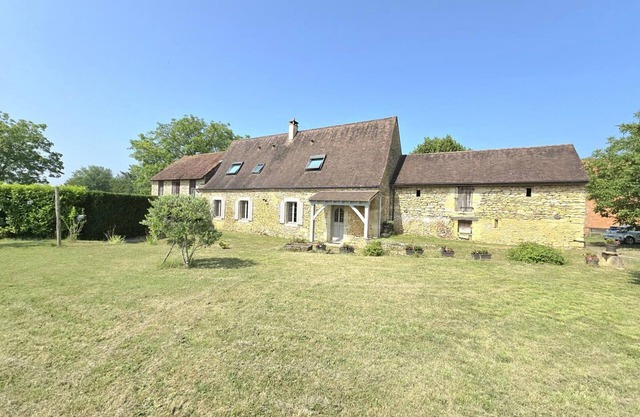 Country Home with WiFi, Near Sarlat & Lascaux, Farm Views, Family-Friendly