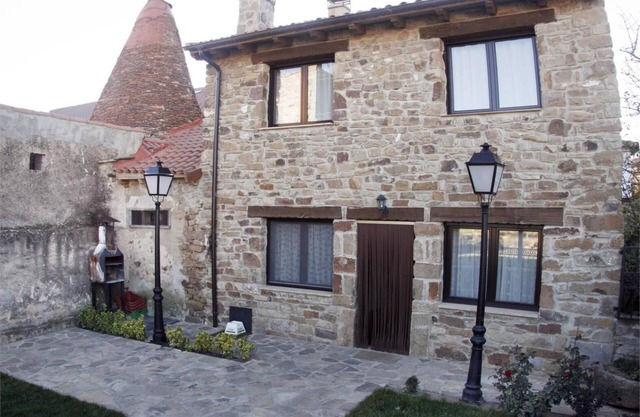 Country House 'Sierra De Tabanera' with Mountain View and Private Garden