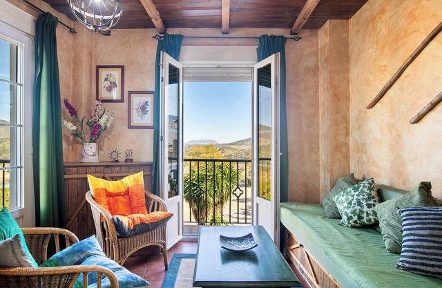 Country House 'Casa Azahar' with Lake View, Private Terrace and Wi-Fi