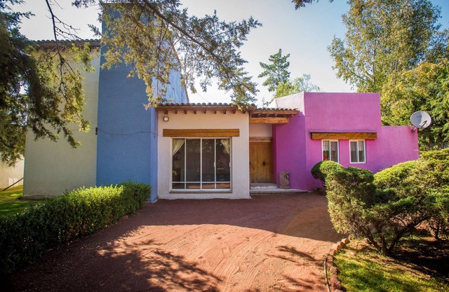 Country house with 2,500m of private garden and playground