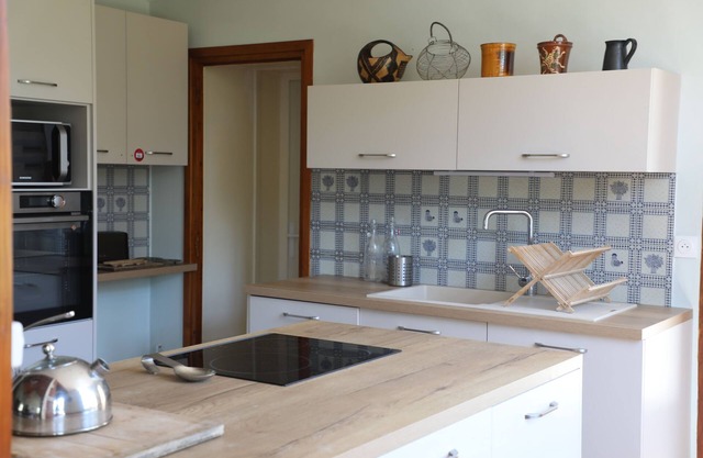 Country house with private access to the Drôme river