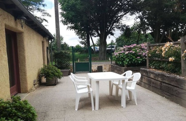 Country house 45 mn from Saint Malo and 25 mn from Dinan. Broceliande Country