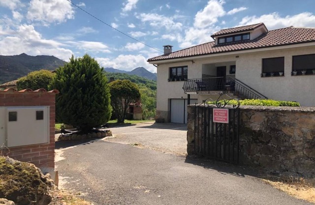Country House 'Apartamento 2' with Mountain View, Private Garden and Wi-Fi