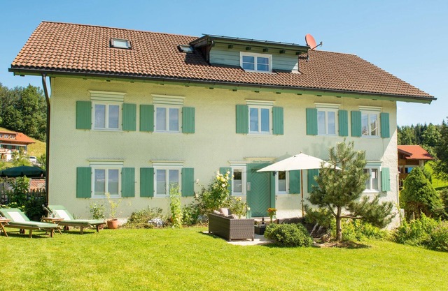 Country house apartment, garden, mountain view, mountain railway May-Oct. incl., close to ski lift