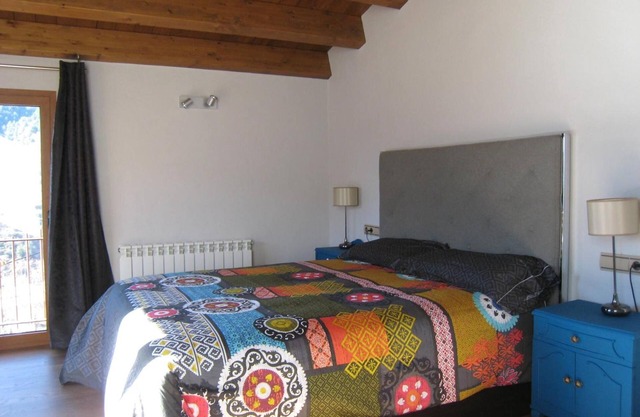 Country House 'Cal Poeta' with Mountain View, Private Garden and Wi-Fi