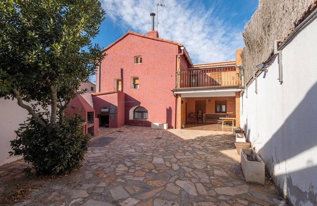 Country House 'Cuatro Torres' with Private Terrace and Wi-Fi