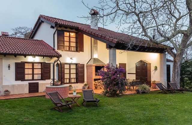 Country House 'El Llagar De Naveda' with Mountain View, Private Terrace and Wi-Fi