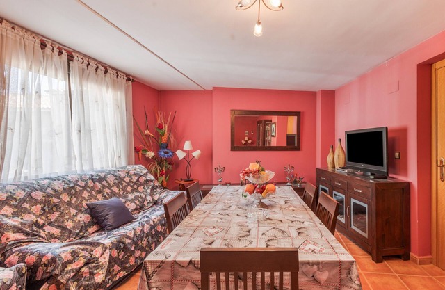 Country House 'El Rellano' with Balcony, Wi-Fi and Air Conditioning