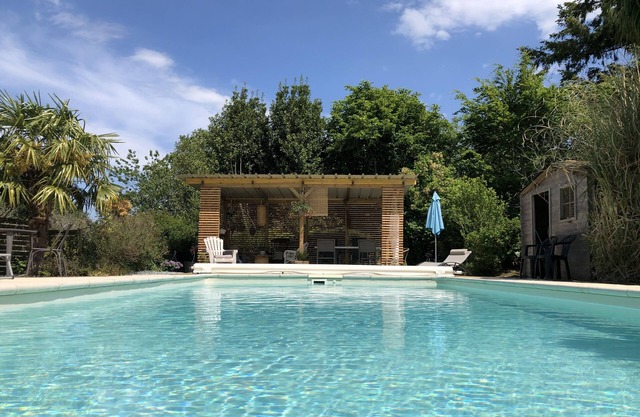 Country house heated pool 15 minutes from the Gulf of Morbihan