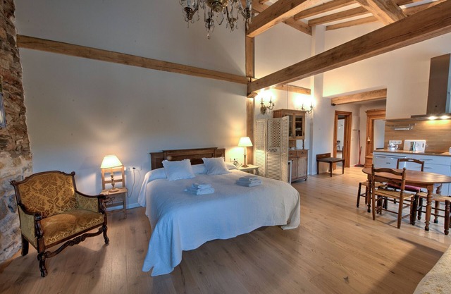 Country House 'Ibarrolabekoa' with Mountain View, Private Garden and Wi-Fi