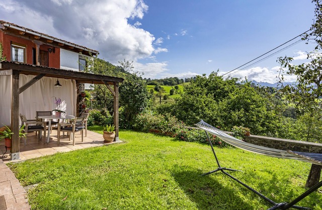Country House 'La Casita De Heidi' with Mountain View, Private Terrace and Wi-Fi