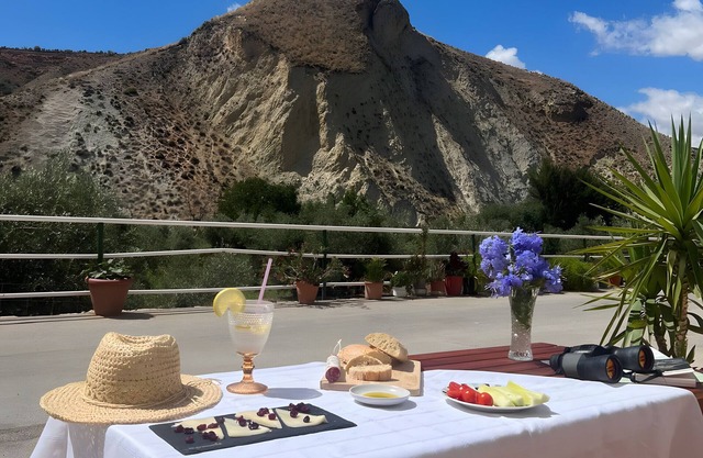 Country House 'La Rosita Alojamiento Rural' with Mountain View, Wi-Fi and Air Conditioning