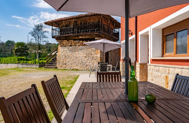 Country House 'La Xana' with Mountain View, Wi-Fi and Air Conditioning