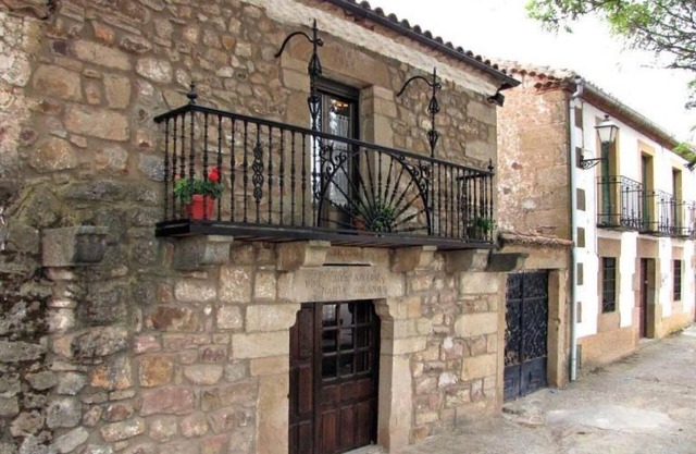Country House 'Las Frascuelas' with Mountain View, Private Terrace and Wi-Fi