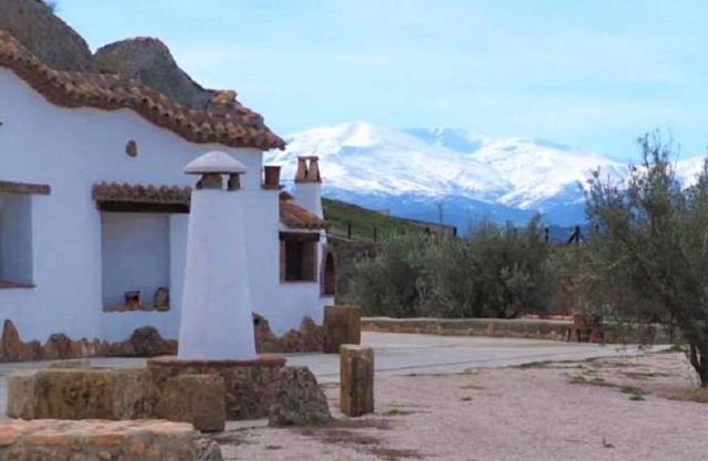 Country House 'Los Cerezos' with Shared Pool, Wi-Fi and Air Conditioning