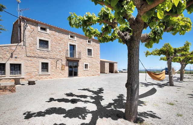 Country House 'Mas Françó' with Mountain Views, Wi-Fi and Air Conditioning