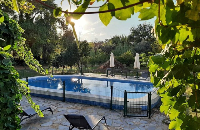 Country House 'Monte Horta Da Velhinha' with Private Pool, Wi-Fi and Air Conditioning