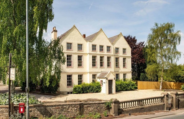 Country House near Bath | Sleeps 20