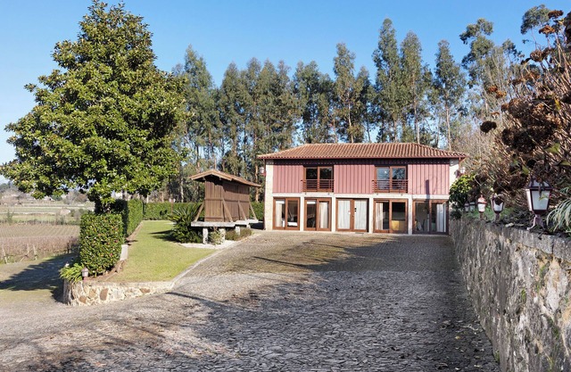 Country House 'Quinta Da Ataíde' with Mountain View, Wi-Fi and Air Conditioning