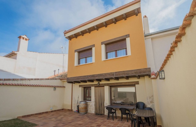 Country House 'Tradicion Rural El Tio Ricardo' with Private Pool, Private Garden and Wi-Fi
