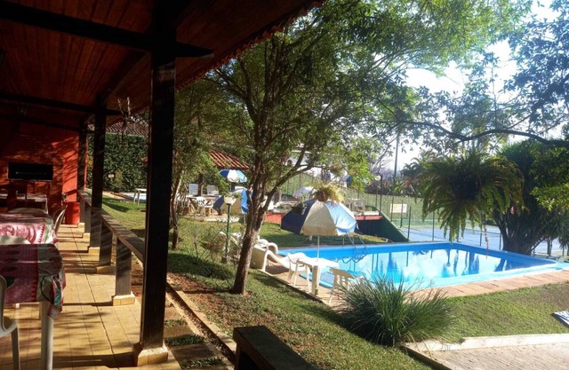 Country house with 2 (two) pools and tennis court.