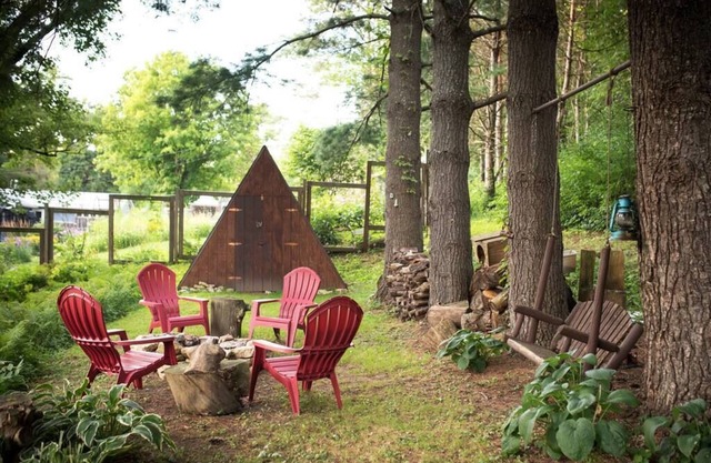 Country in the City | Massage Chair and Fireplace | Close to Downtown