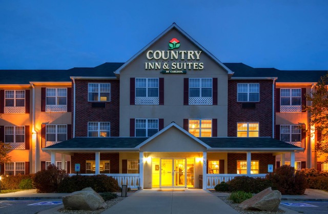 Country Inn & Suites by Radisson, Mason City, IA