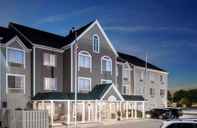 Country Inn & Suites by Radisson, Toledo, OH