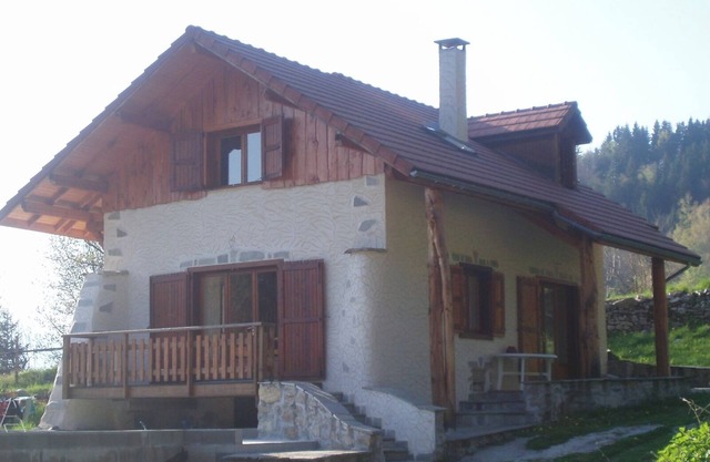 Country/mountain house, close to the 7 laux ski resort and hiking trails