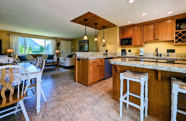 Country View Cottages, Stylish, Comfy, Uncorked Cottage Near Downtown Carlton