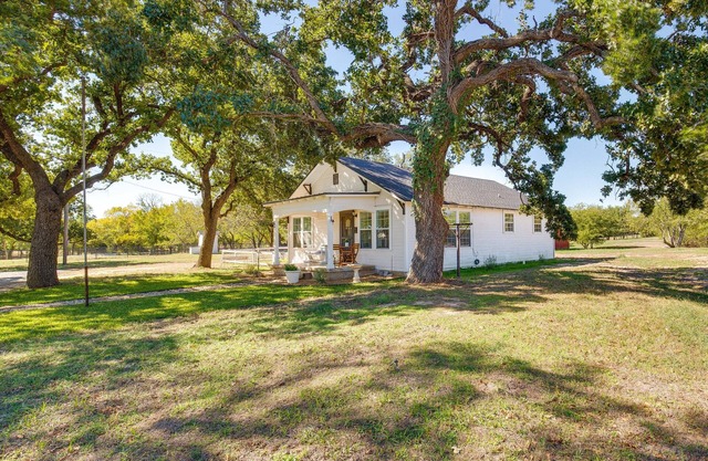 Countryside Cottage w/Fenced Yard in Decatur!
