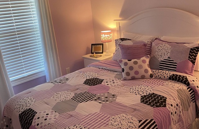Couples Golf and quiet 3rd floor condo on Golf course & beach is minutes away