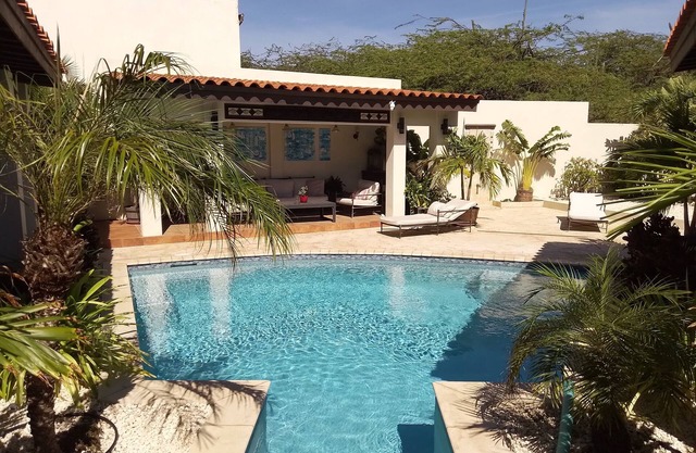 COUPLES RETREAT nBeautiful, Private and Close to everything !