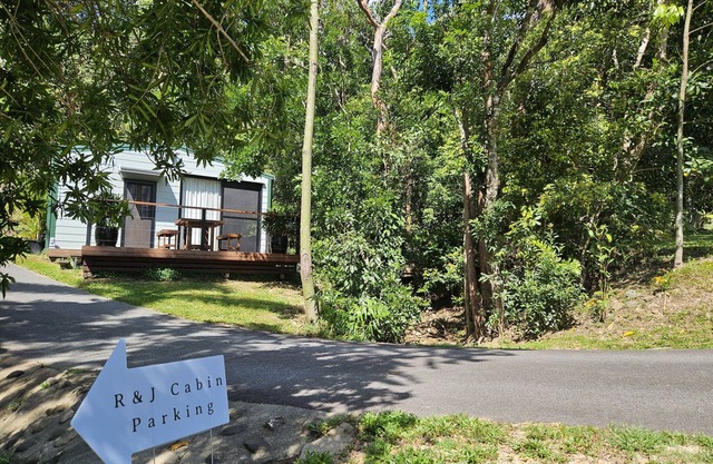 Couples Retreat spa & massage cabin Cairns