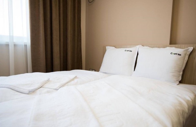 Court Inn – Twin Room 12