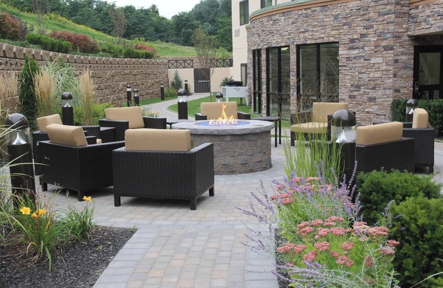 Courtyard Oneonta