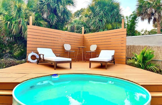 Cowboy Pool/Mini Golf/Walk 2 Beach & Ocean Center! Pets OK